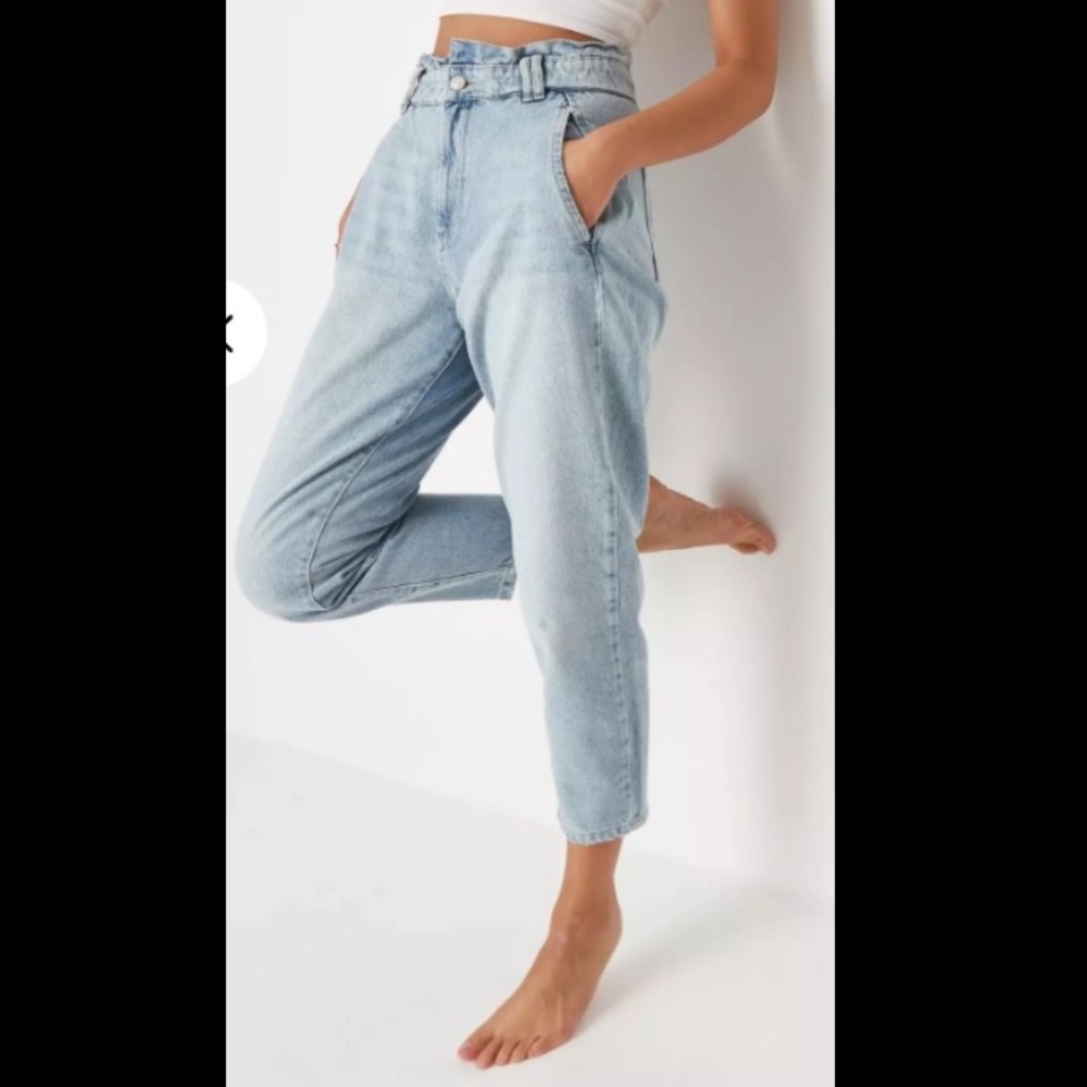 Blue paperbag boyfriend jeans
